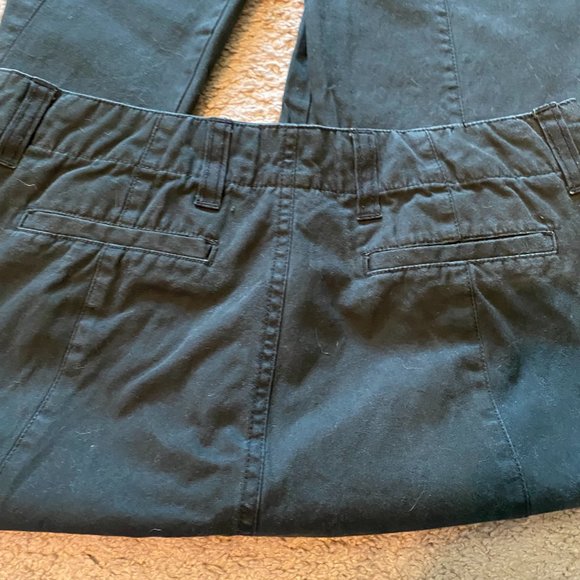 Old Navy Black Capris - Picture 5 of 7